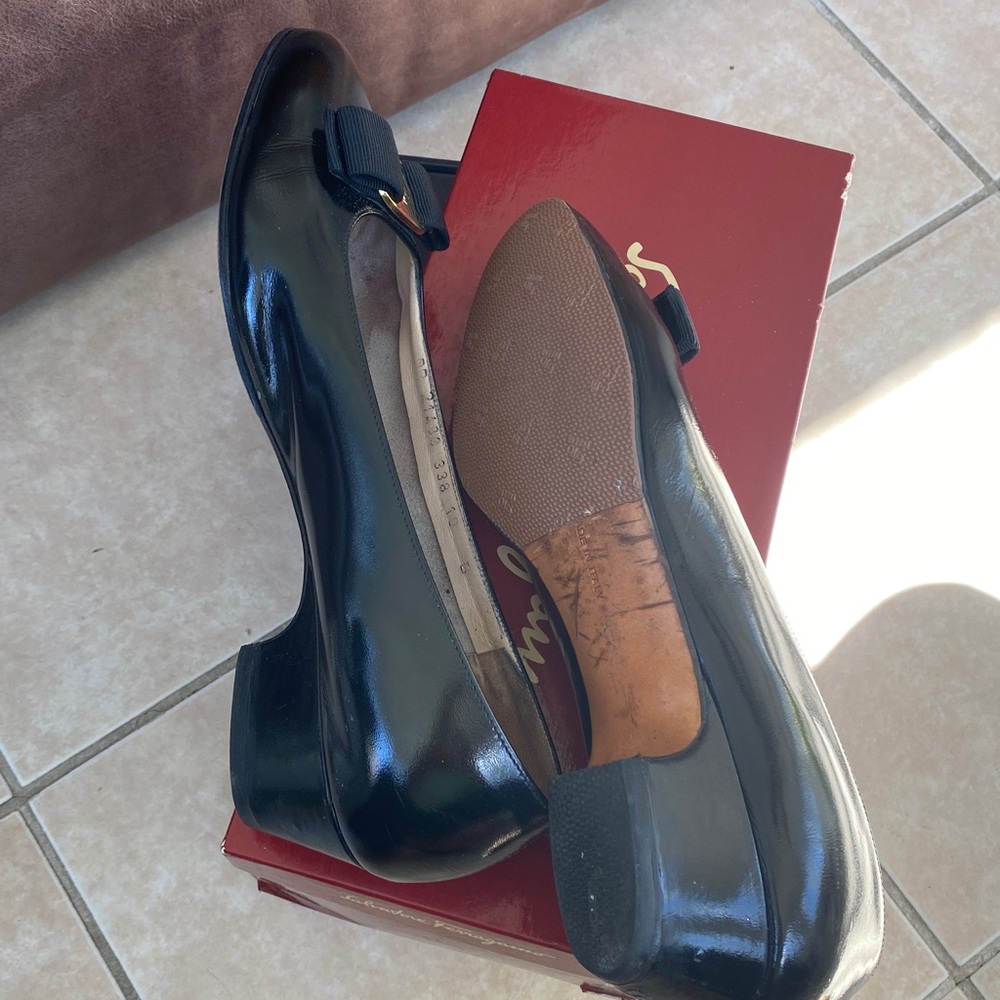 Salvatore Ferragamo Black Flats with Gold Detail - Picture 3 of 3